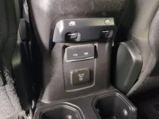 Jeep Wrangler Unlimited 2018 4x4 Rubicon SUV de 4 puertas (lanzamiento a mediados de año)