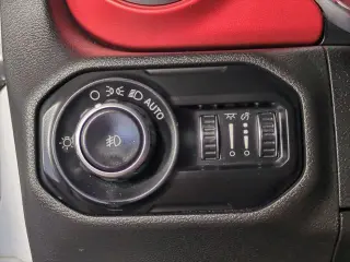 Jeep Wrangler Unlimited 2018 4x4 Rubicon SUV de 4 puertas (lanzamiento a mediados de año)