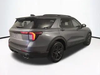 Ford Explorer 2025 AWD ST SUV de 4 puertas