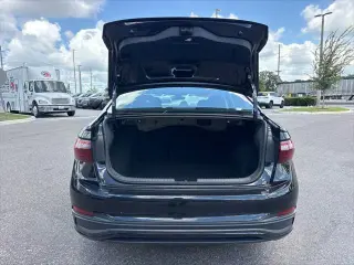 Volkswagen Jetta 2024 S 4p Sedan 8A