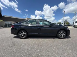 Volkswagen Jetta 2024 S 4p Sedan 8A