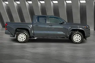 Toyota Tacoma 2025 4x4 SR5 4p Cabina Doble 5.0 ft SB