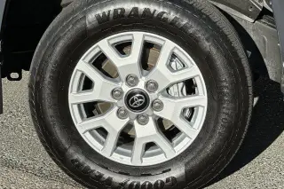 Toyota Tacoma 2025 4x4 SR5 4p Cabina Doble 5.0 ft SB