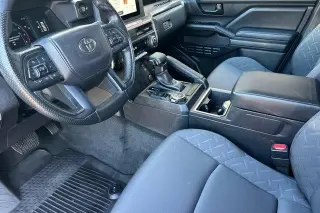 Toyota Tacoma 2025 4x4 SR5 4p Cabina Doble 5.0 ft SB