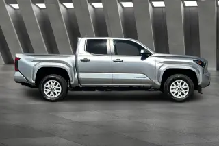 Toyota Tacoma 2025 4x4 SR5 4p Doble Cabina 6,1 pies LB