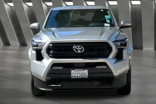 Toyota Tacoma 2025 4x4 SR5 4p Doble Cabina 6,1 pies LB