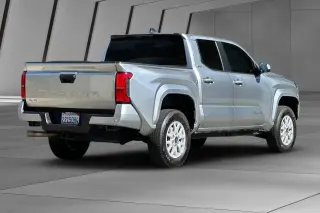 Toyota Tacoma 2025 4x4 SR5 4p Doble Cabina 6,1 pies LB