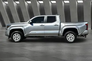 Toyota Tacoma 2025 4x4 SR5 4p Doble Cabina 6,1 pies LB