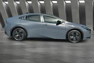 Toyota Prius 2026 LE 4p Hatchback