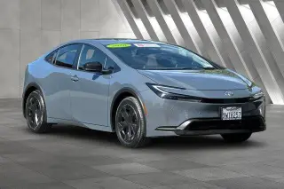 Toyota Prius 2026 LE 4p Hatchback