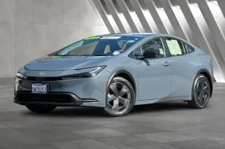 Toyota Prius 2026 LE 4p Hatchback
