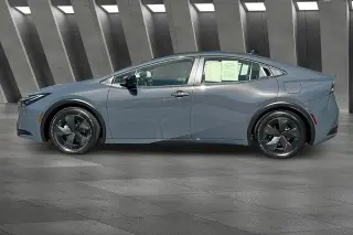 Toyota Prius 2026 LE 4p Hatchback
