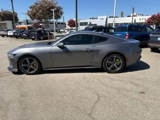 Ford Mustang 2024 EcoBoost 2p Fastback