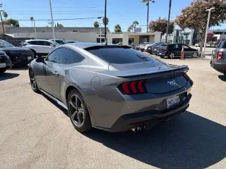 Ford Mustang 2024 EcoBoost 2p Fastback