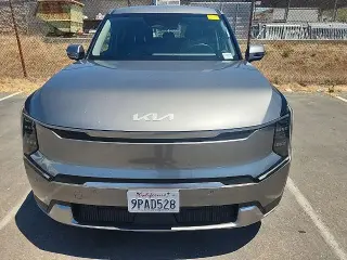 Kia EV9 2024 Light 4p SUV