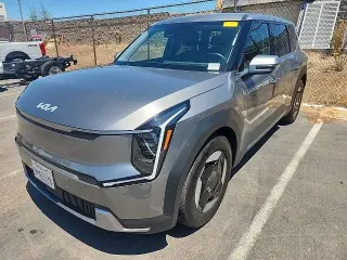 Kia EV9 2024 Light 4p SUV
