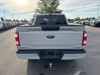 Ford F-150 2023 4x4 XL 4p SuperCrew 5.5 ft. CA