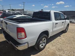 Ram 1500 2023 4x2 Big Horn 4p Cab Camioneta 5.6 ft. SB