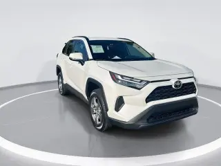 Toyota RAV4 2025 XLE 4p SUV