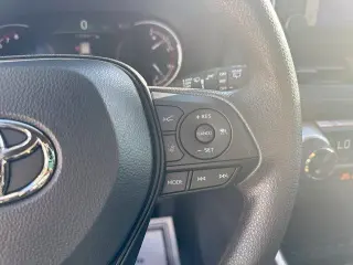 Toyota RAV4 2025 XLE 4p SUV