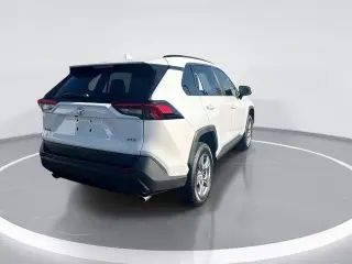 Toyota RAV4 2025 XLE 4p SUV