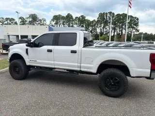 Ford F-250 Super Duty 2020 4x4 King Ranch 4p Crew Cab Cabina Extendida 6.8 pies LT Camioneta