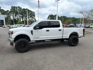 Ford F-250 Super Duty 2020 4x4 King Ranch 4p Crew Cab Cabina Extendida 6.8 pies LT Camioneta