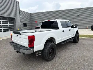 Ford F-250 Super Duty 2020 4x4 King Ranch 4p Crew Cab Cabina Extendida 6.8 pies LT Camioneta