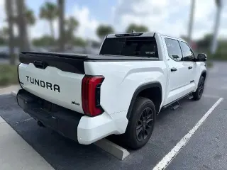 Toyota Tundra 2023 4x4 SR5 4p CrewMax Cabina Extendida Pick-up SB