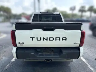Toyota Tundra 2023 4x4 SR5 4p CrewMax Cabina Extendida Pick-up SB