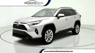 Toyota RAV4 2025 AWD XLE Premium 4p SUV