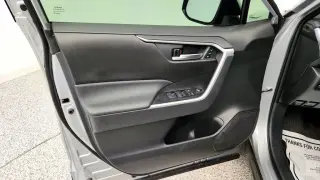 Toyota RAV4 2025 AWD XLE Premium 4p SUV