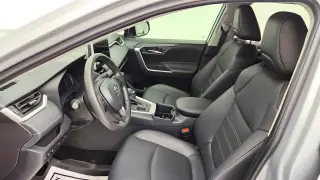 Toyota RAV4 2025 AWD XLE Premium 4p SUV
