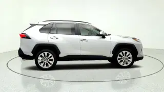 Toyota RAV4 2025 AWD XLE Premium 4p SUV