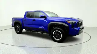 Toyota Tacoma 2024 4x4 SR5 4dr Cabina Doble 5.0 ft SB