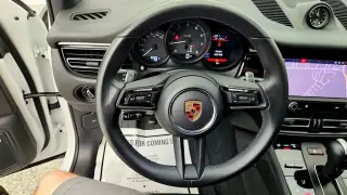 Porsche Macan 2024 AWD T 4p SUV