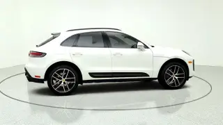 Porsche Macan 2024 AWD T 4p SUV
