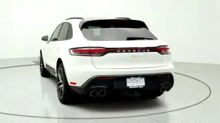 Porsche Macan 2024 AWD T 4p SUV