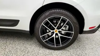 Porsche Macan 2024 AWD T 4p SUV