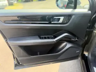 Porsche Cayenne 2022 AWD 4p SUV