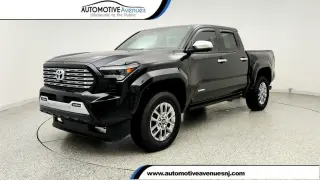 Toyota Tacoma 2024 4x4 SR5 4dr Double Cab 5.0 ft SB