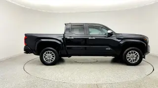Toyota Tacoma 2024 4x4 SR5 4dr Double Cab 5.0 ft SB