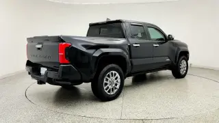 Toyota Tacoma 2024 4x4 SR5 4dr Double Cab 5.0 ft SB