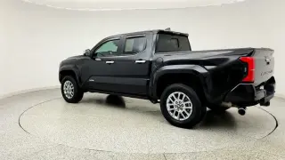 Toyota Tacoma 2024 4x4 SR5 4dr Double Cab 5.0 ft SB