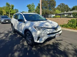 Toyota RAV4 2018 AWD LE 4p SUV