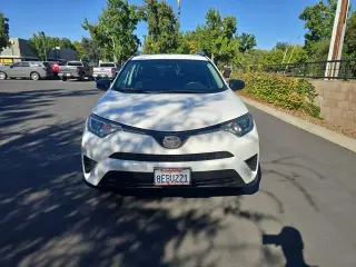 Toyota RAV4 2018 AWD LE 4p SUV