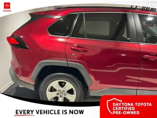 Toyota RAV4 2021 XLE 4p SUV