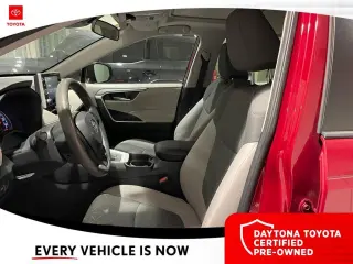 Toyota RAV4 2021 XLE 4p SUV
