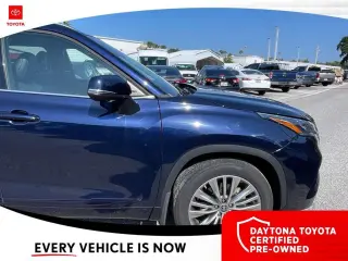 Toyota Highlander 2022 AWD Platinum 4p SUV