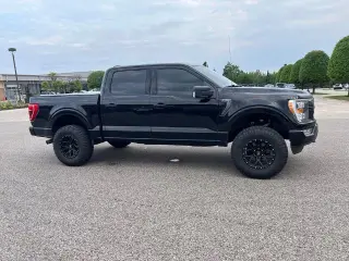 Ford F-150 2023 4x4 XLT 4p SuperCrew 5.5 ft. SB